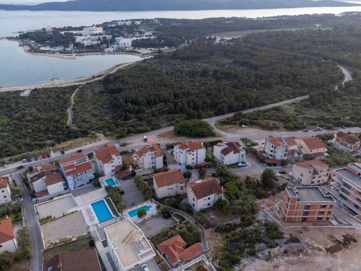 Villa Sun Gardens à Šibenik Extérieur photo